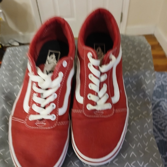VANS CLASSIC Kids Red Checkerboard Accent Sneakers Size 4 - Picture 7 of 8